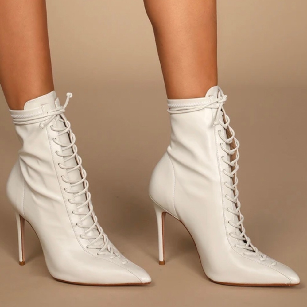 NWOT Schutz Leather Tennie Booties